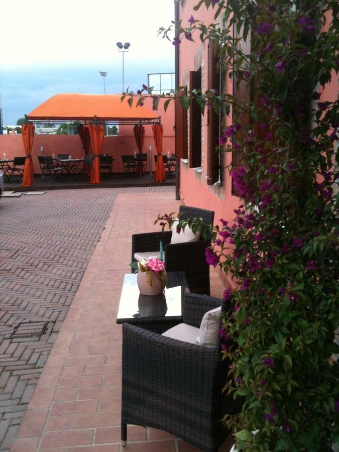 Hotel Le Corti Pitstop Ferrara Zewnętrze zdjęcie
